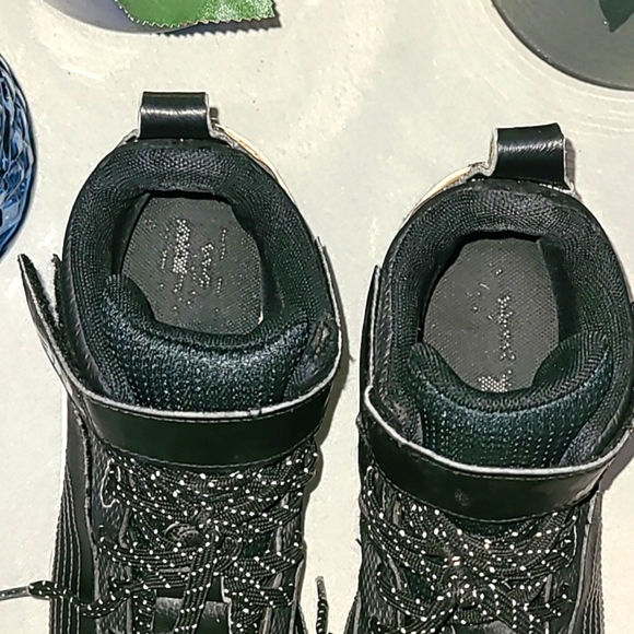 Under Armour Baseball Cleats - Picture 3 of 10